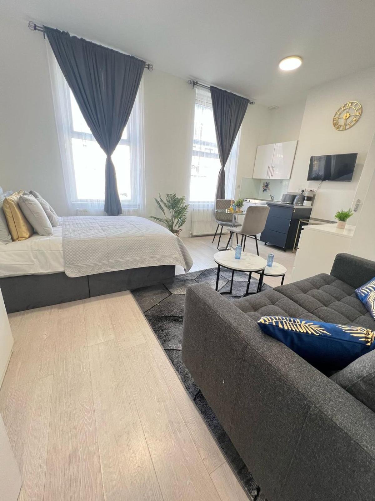 Spacious 10 Mins To Metro 1 Min To The Bus Appartement