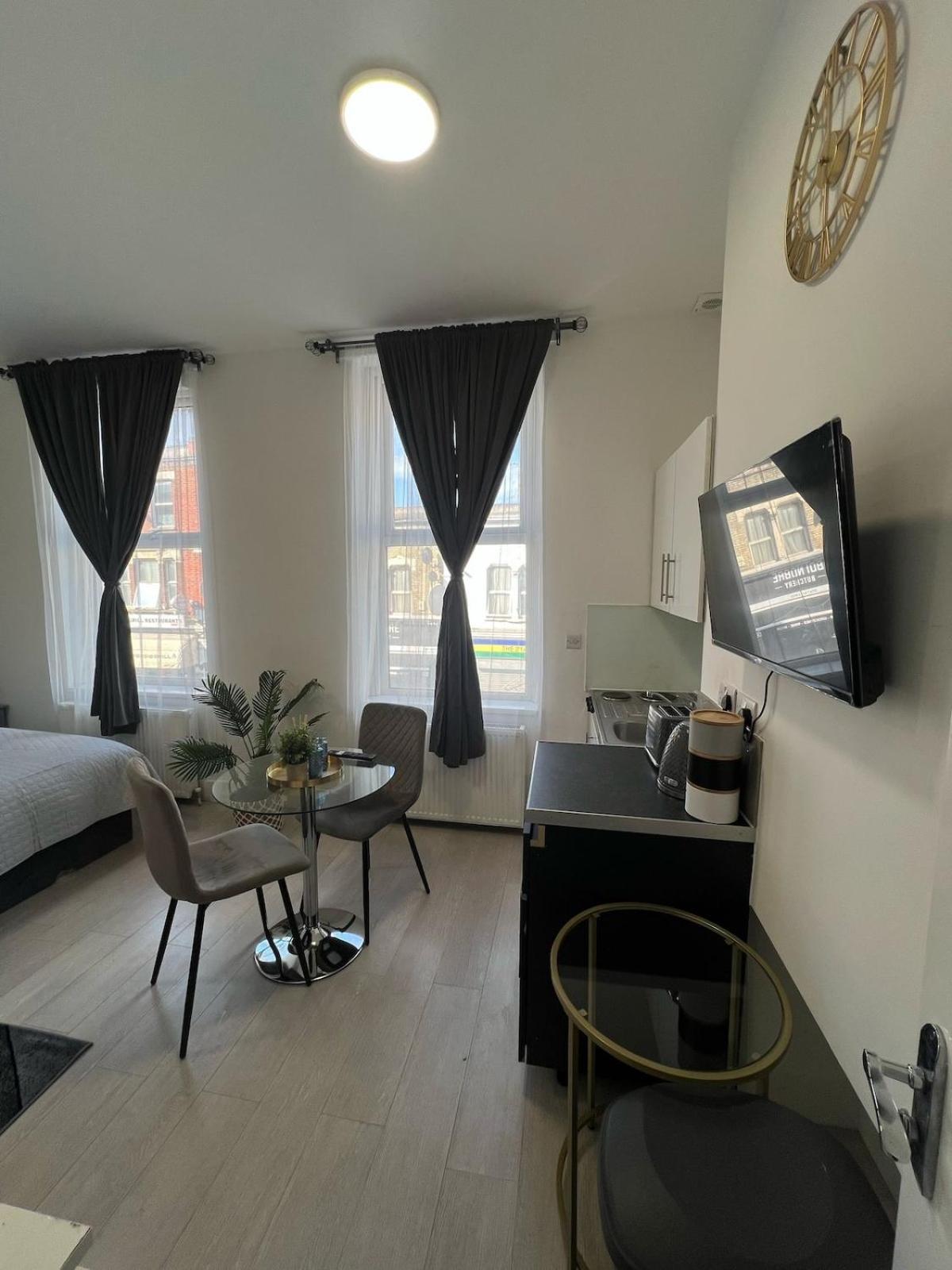 Appartement Spacious 10 Mins To Metro 1 Min To The Bus *